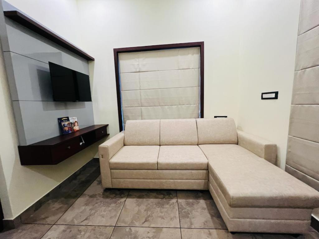 Pabis Luxurious Stay Vithiri Kültér fotó