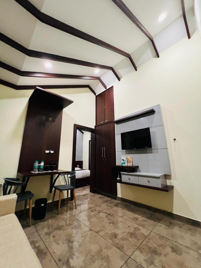 Pabis Luxurious Stay Vithiri Kültér fotó